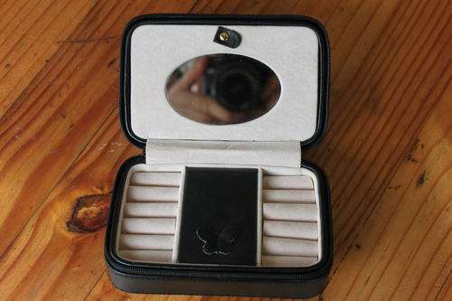 Leather-look  travel jewel box